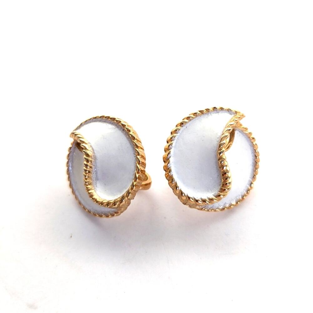Vintage Estate Crown Trifari Gold Tone White Enamel Swirl Leaf Clip On Earrings